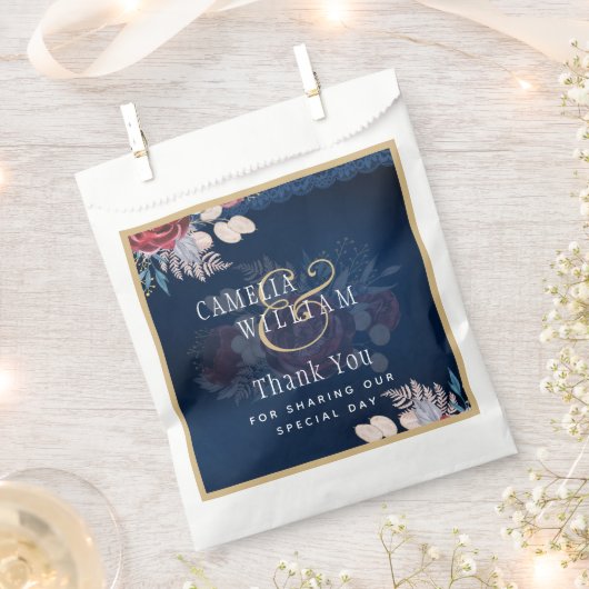 Blue Burgundy Blues Lace Wedding Geschenktütchen (Ausgeschnitten)