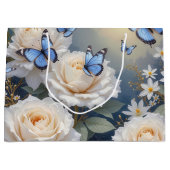 Blue Butterflies in a White Rose Garden Große Geschenktüte (Vorderseite)