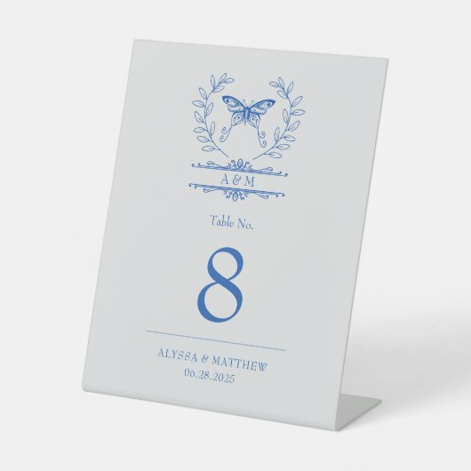 Blue Butterfly Monogram Wedding Tischnummer Sockelschild (Vorderseite)