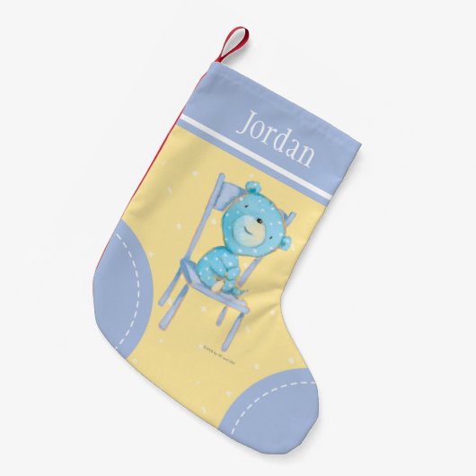 Blue Calico Bear lächeln auf Stuhl Kleiner Weihnachtsstrumpf (Vorderansicht (hängend))