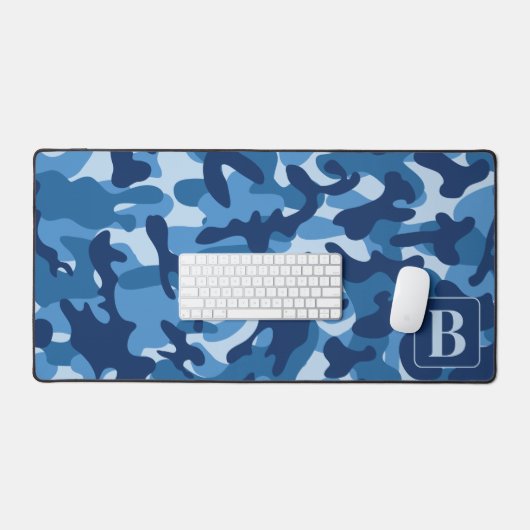 Blue Camouflage Personalisiert Modernes Monogramm  Schreibtischunterlage (Tastatur & Maus)