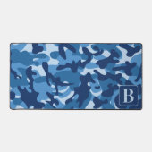 Blue Camouflage Personalisiert Modernes Monogramm  Schreibtischunterlage (Vorderseite)