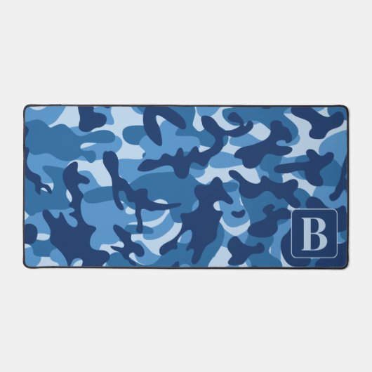 Blue Camouflage Personalisiert Modernes Monogramm Schreibtischunterlage (Vorderseite)