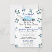 Blue Car & Greenery Drive by Baby Shower Parade Einladung (Vorderseite)