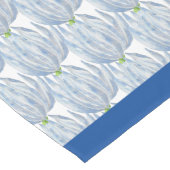 Blue Chalk Sticks auf einem Tischläufer (Ecke)