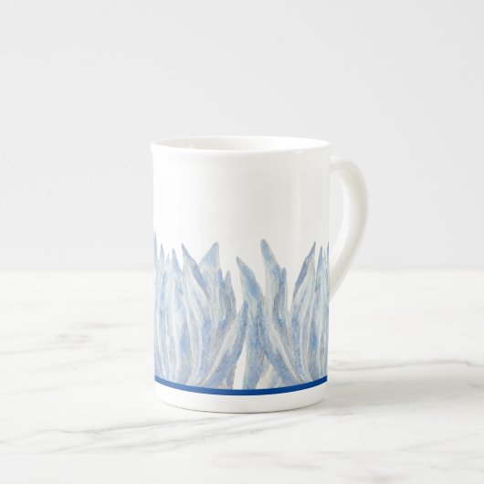 Blue Chalk Sticks auf einer Knochen-China-Tasse Porzellantasse (Vorderseite Rechts)