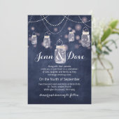 Blue Chalkboard Mason Jar Wedding Einladung (Stehend Vorderseite)