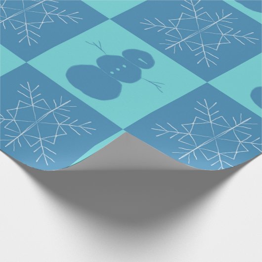 Blue Checkerboard Snowflake and Snowman Geschenkpapier (Ecke)