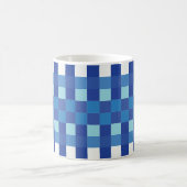 Blue Checkerboard Squares Kaffeetasse (Mittel)