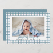 Blue Checkered Pattern Boy Foto Birth Ankündigung (Vorne/Hinten)