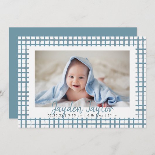 Blue Checkered Pattern Boy Foto Birth Ankündigung (Vorne/Hinten)