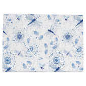 Blue Chinoiserie Draquelly Floral Große Geschenktüte (Rückseite)