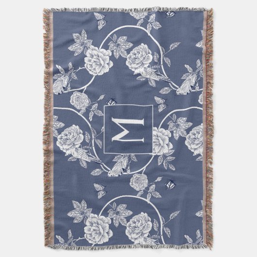 Blue Chinoiserie Floral Monogram Decke (Vorderseite Vertikal)