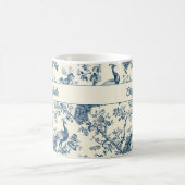 Blue Chinoiserie Peacock Individuelle Name Kaffeetasse (Mittel)