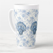 Blue Chinoiserie Shell Large Ceramic Latte Mug Milchtasse (Linke Ecke)