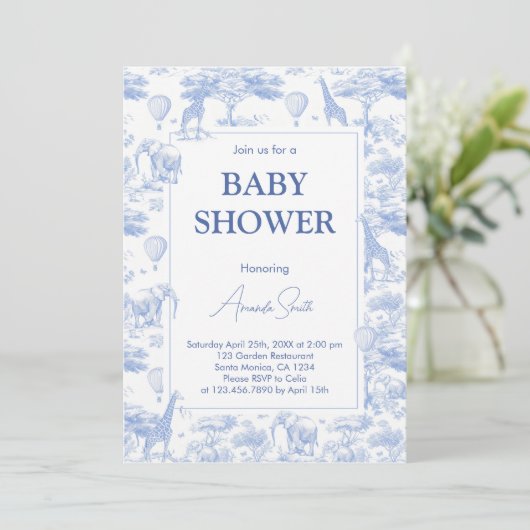 Blue Chinoiserie Toile de Jouy Baby Dusche Einladung (Stehend Vorderseite)