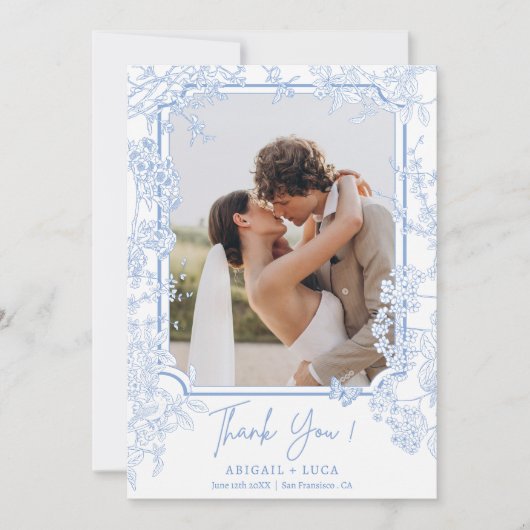 Blue Chinoiserie Toile de Jouy Wedding Foto Dankeskarte (Vorderseite)