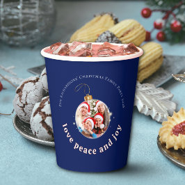 Blue Christmas Family Photo Love Peace Joy Holiday Pappbecher