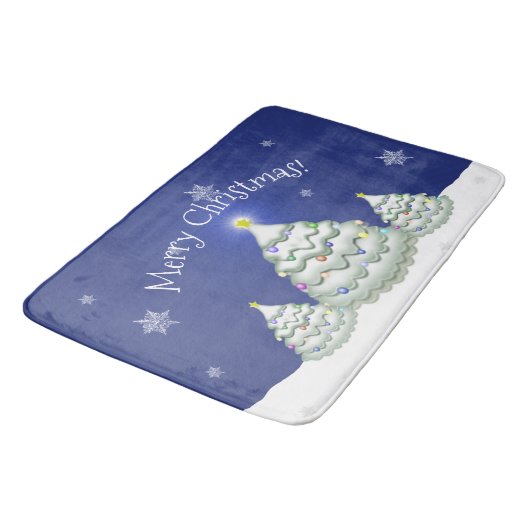 Blue Christmas Tree Bath Mat Badematte (Schrägansicht)