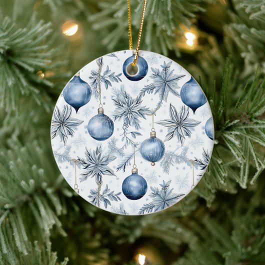 Blue Christmas Tree Ornamente überall in Print (Baum)