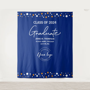 Blue Class of 2024 mit Logo-Hintergrund Abschluss Wandteppich