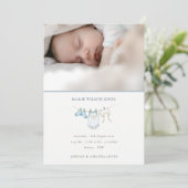 Blue Clothesline Foto Baby Birth Ankündigung (Stehend Vorderseite)