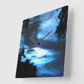 Blue Clouded Sky Wall Clock Quadratische Wanduhr (Winkel)
