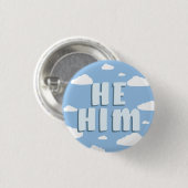 Blue Clouds He/Him Pronouns Button (Vorne & Hinten)
