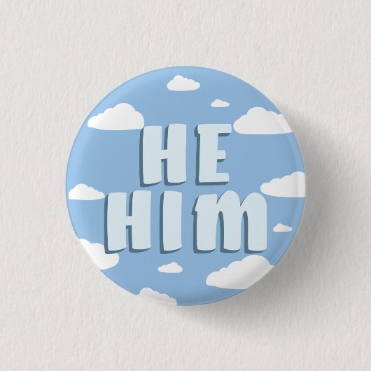 Blue Clouds He/Him Pronouns Button (Vorderseite)