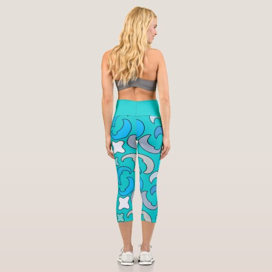 Blue Cloudy Moon Capri Leggings (Rückseite)