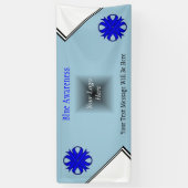 Blue Clover Ribbon von Kenneth Yoncich Banner (Vertikal)