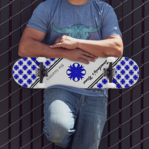 Blue Clover Ribbon von Kenneth Yoncich Skateboard