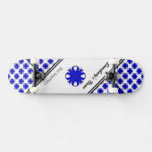 Blue Clover Ribbon von Kenneth Yoncich Skateboard (Horizontal)