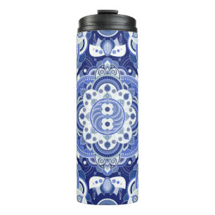 Blue colors vintage geometric pattern. Light india Thermosbecher