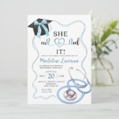 Blue Coquette Nurse Abschluss Einladung (Stehend Vorderseite)