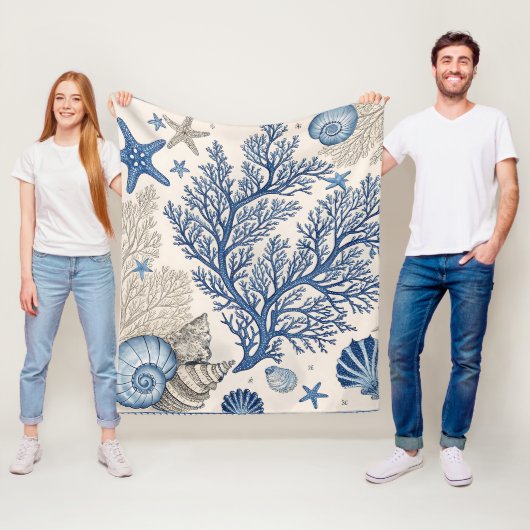 Blue Coral Fleece Blanket - Throw am Meer (Beispiel)