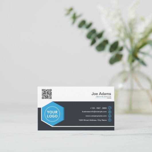 Blue Corporate Beruflich QR Code Scannable Visitenkarte (Stehend Vorderseite)