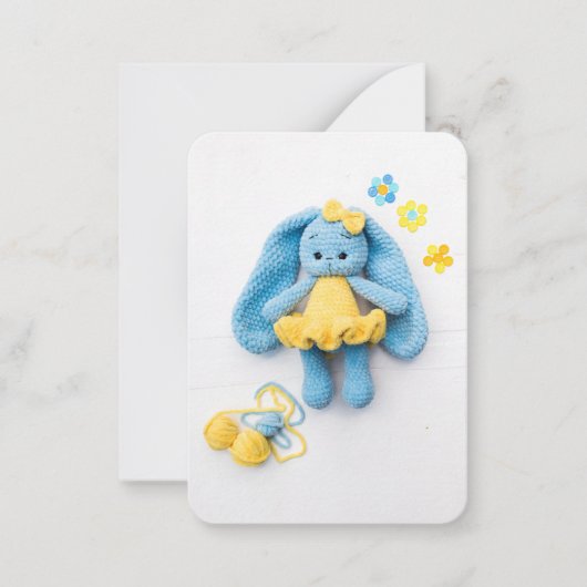 Blue Crochet Bunny – Soft Handmade Charm Mitteilungskarte (Vorderseite)