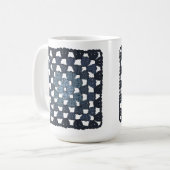 Blue Crochet Granny Square Coffee Mug Kaffeetasse (Vorderseite Links)