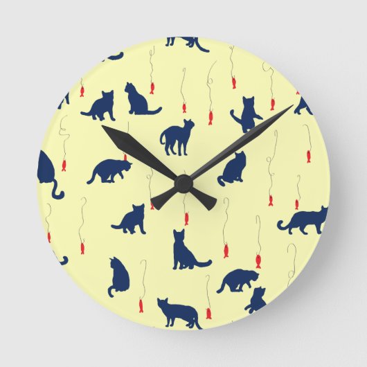 Blue cute kittens and red fishes runde wanduhr (Vorderseite)