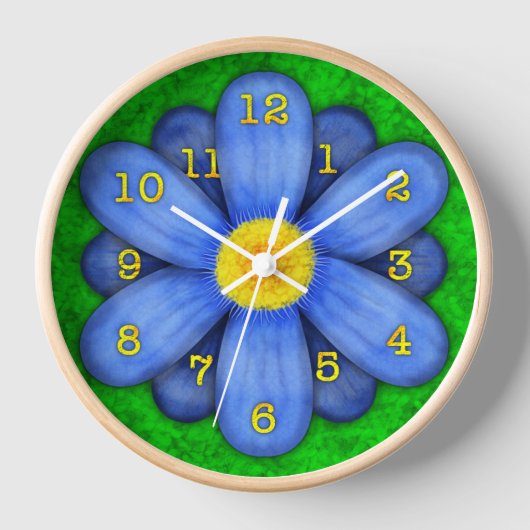 Blue Daisy Blume auf Green Beautiful Wanduhr (Vorderseite)
