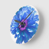 Blue Daisy Runde Wanduhr (Winkel)