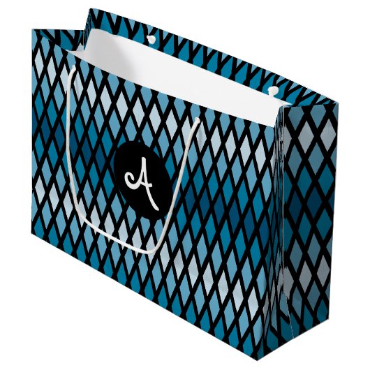 Blue Diamond Ombre Monogram Große Geschenktüte (Vorderseite Schrägansicht)