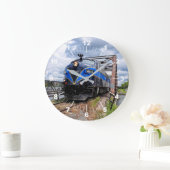 Blue Diesel Motor Locomotive auf Bridge Railfan Große Wanduhr (Zuhause)