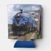 Blue Diesel Motor Lokomotive auf Bridge Railfan Ca Dosenkühler (Rückseite)