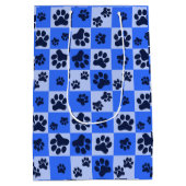 Blue Dog Paw Print Checkerboard Mittlere Geschenktüte (Rückseite)