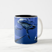Blue Dolphin Zweifarbige Tasse (VorderseiteRechts)