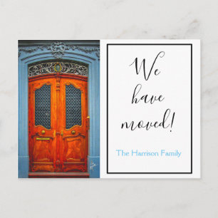 Blue Door Wir haben Chic Modern Script verschoben Ankündigungspostkarte