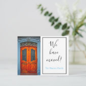 Blue Door Wir haben Chic Modern Script verschoben Ankündigungspostkarte (Stehend Vorderseite)