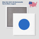 Blue Dot 2024 US-Präsidentschaftswahldemokratin Magnet<br><div class="desc">Dieser Kühlschrankmagnet weist einen großen blauen Punkt auf, was auf die politische Unterstützung für die Kamala Harris-Tim Walz Demokratische Eintrittskarte bei den US-Präsidentschaftswahlen 2024 hinweist. Insbesondere bedeutet der Punkt demokratische Unterstützung in einem vorwiegend roten Schaukel- oder Schauviertel, einer politischen "Insel der Sorte". Diese sind in Nebraskas 2. Kongressbezirk aufgetaucht, in...</div>